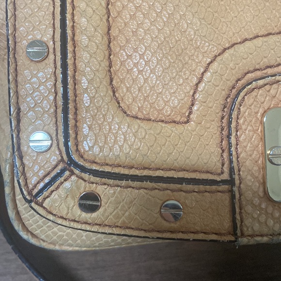 Light brown leather Milly crossbody bag with bamboo handle - Picture 7 of 16